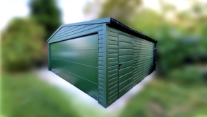 5×5m große Delux-Mobilgarage mit Satteldach, in Dunkelgrün, mit Sektionaltor, Seitentür, Dachrinne, Verkleidungen, verzinkter Rahmenkonstruktion und horizontaler Blechverkleidung